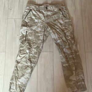 Cargo pants i believe